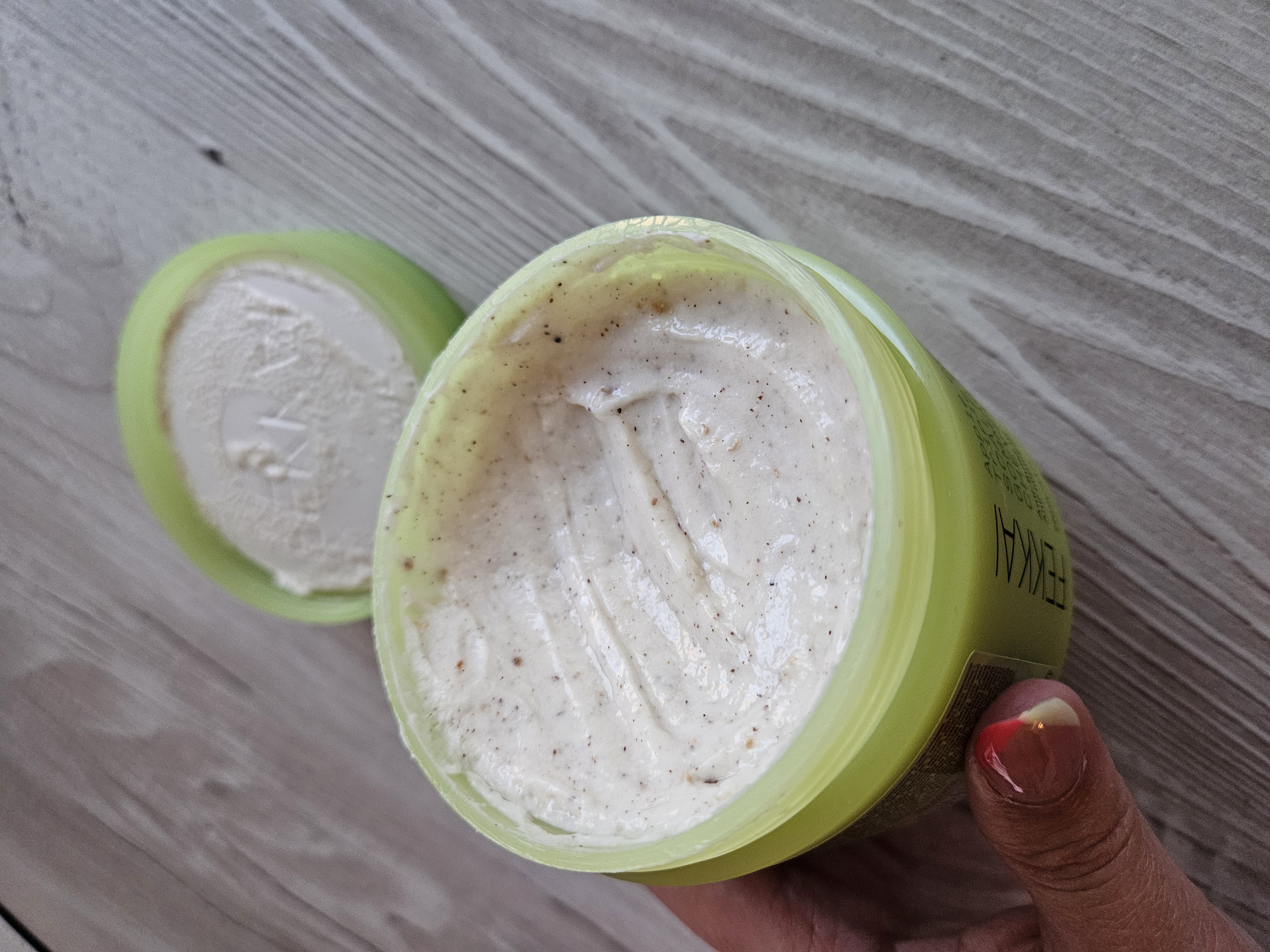 fekkai fejbőrradír állaga.jpg